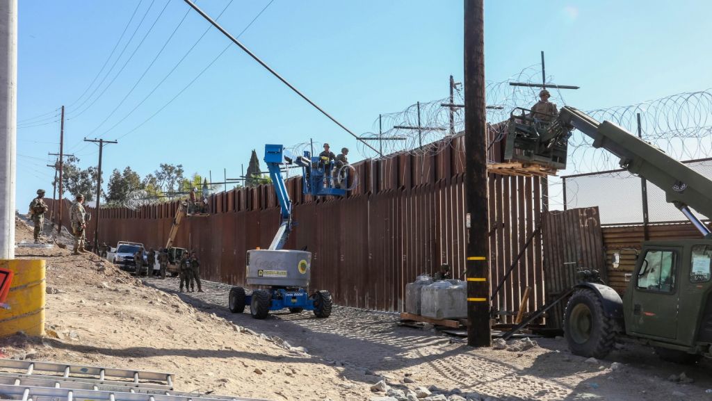  Caravana migrante recorre noroeste de M&eacute;xico mientras EEUU refuerza frontera 