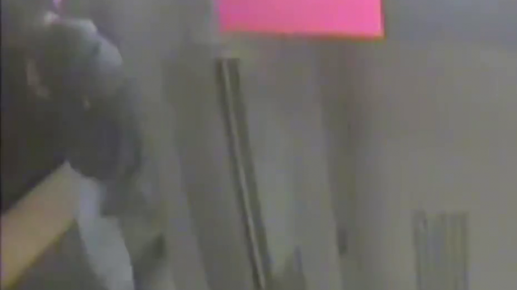  Video: Sujeto lanza otro hombre a las v&iacute;as del Subway en Manhattan 