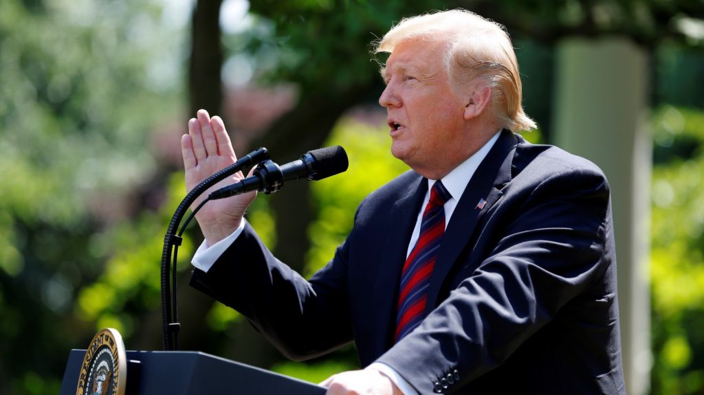  Gobernador y alcaldes rechazan plan de env&iacute;o de indocumentados a Florida 