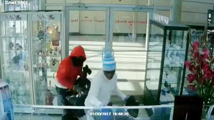 Video: Robo de joyerÃ­a captado por camara de seguridad en Florida