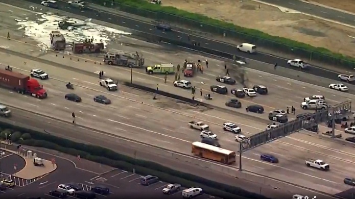 2 heridos luego de un accidente aÃ©reo en la autopista del sur de California