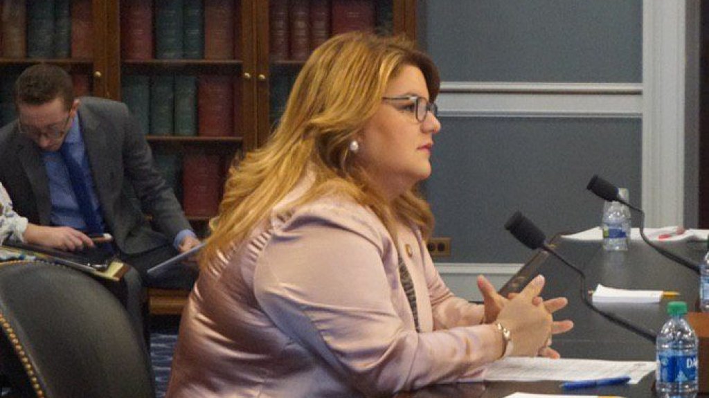  Comisionada residente anuncia 745 millones para ayudar a estudiantes y escuelas 