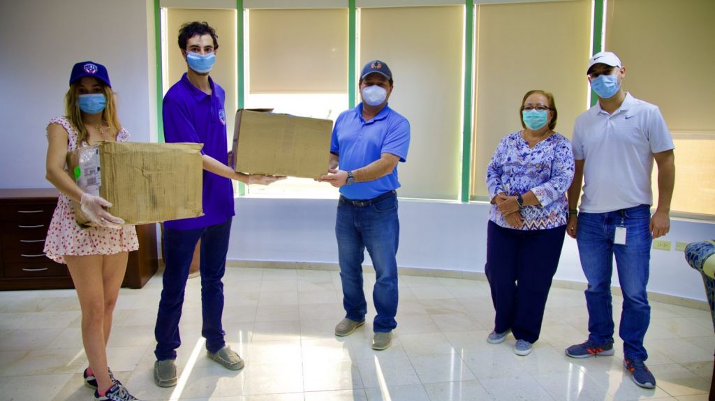  Los Mets donan equipo y mascarillas en tiempos de COVID-19 