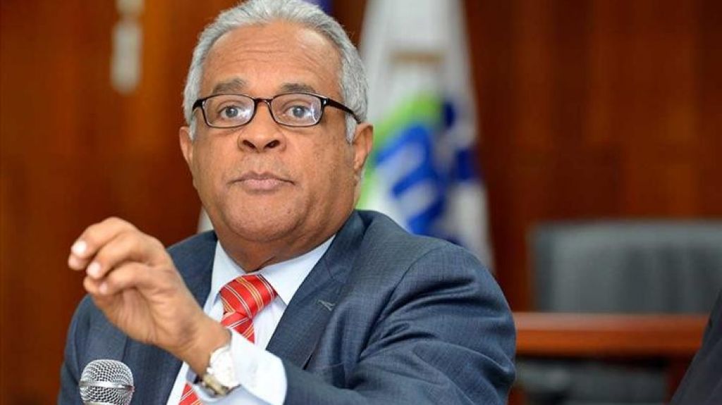 Ministro de Salud Pública niega que vayan a cerrar Gran Santo Domingo 
