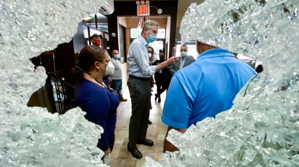  Nueva York desviar&aacute; fondos de la Polic&iacute;a a servicios para la juventud 