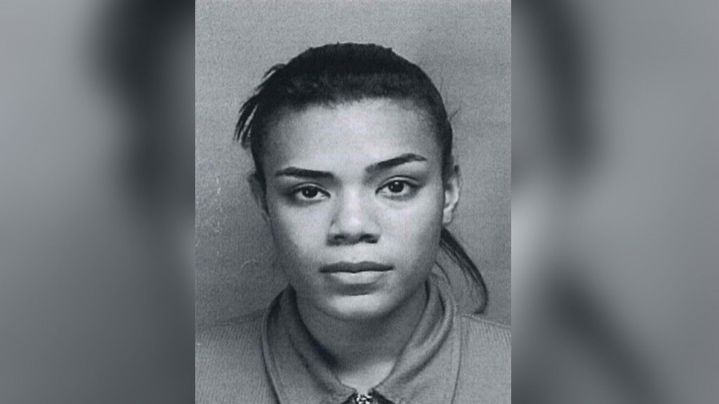  Mujer deja a sus hijos encerrados en un cuarto para irse a &ldquo;Janguear&rdquo; ahora enfrenta cargos 