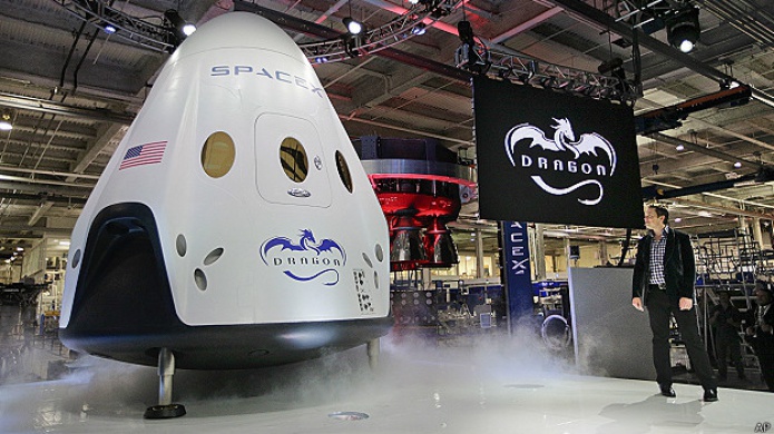 SpaceX presenta su prototipo de taxi espacial para la NASA