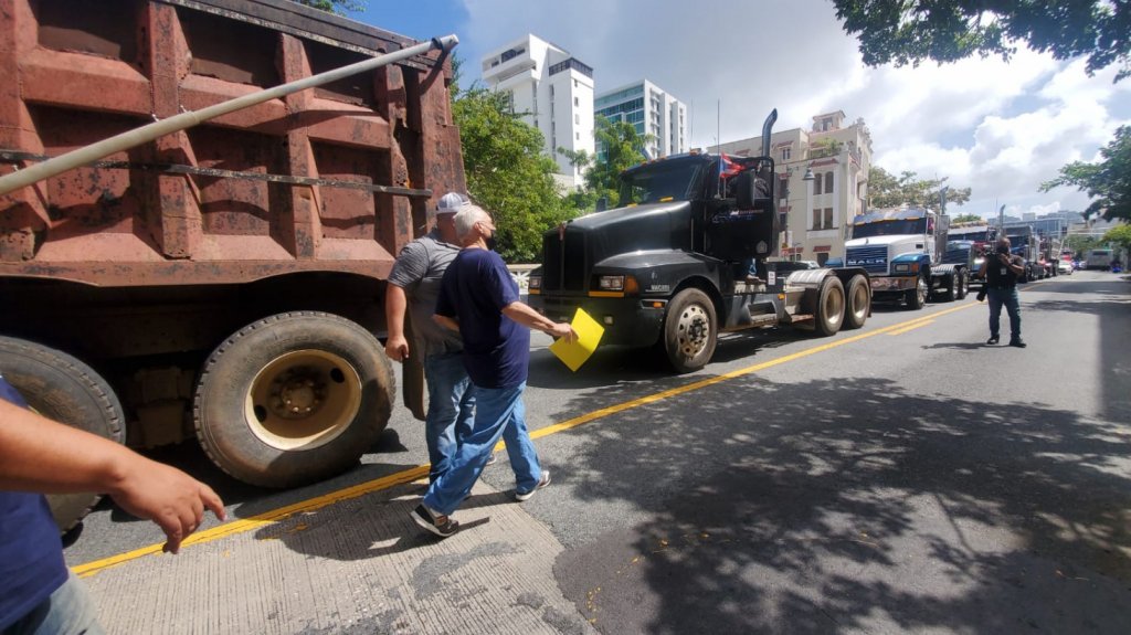  Se preparan los camioneros para protesta 