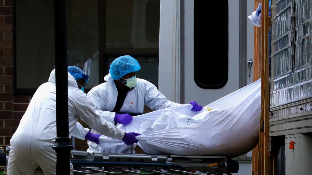  La mayor&iacute;a de muertes por covid en EE.UU. eran evitables, dice exfuncionaria 