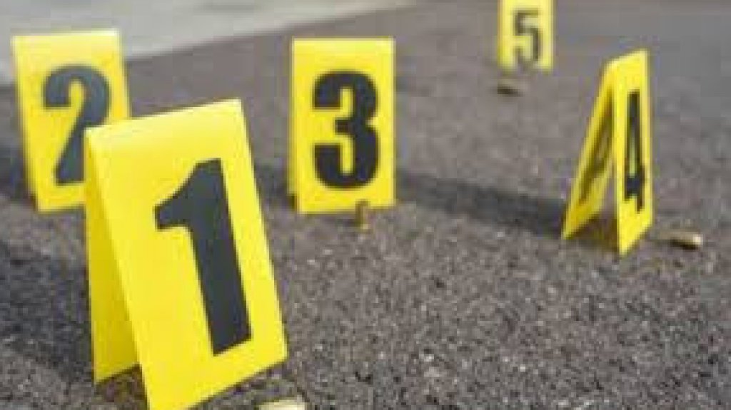  Un muerto y un herido durante tiroteo temprano en la ma&ntilde;ana en residencial de Bayam&oacute;n 
