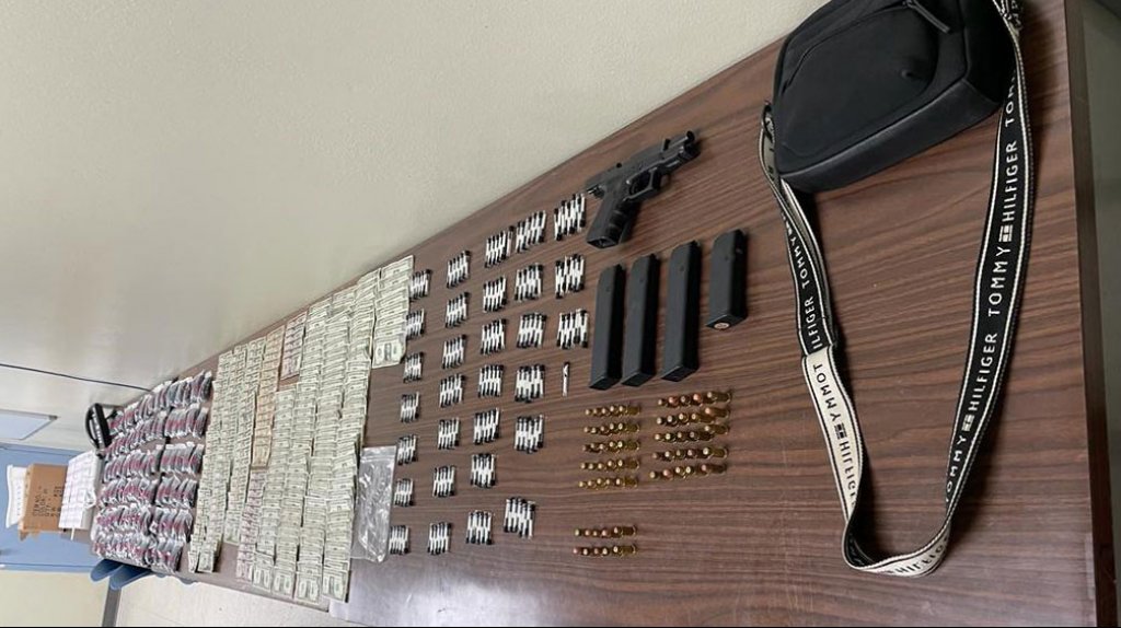  Arrestan a un hombre con una pistola drogas y drogas, tambi&eacute;n a un Boxeador Profesional con drogas 