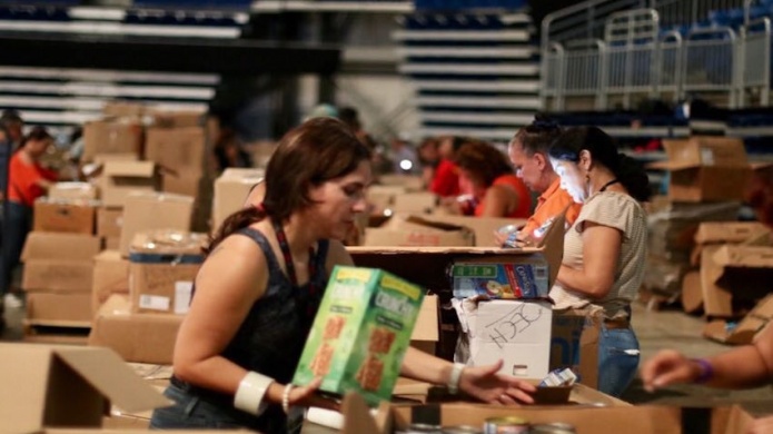Entregan artÃ­culos y alimentos donados a travÃ©s de Unidos por Puerto Rico  