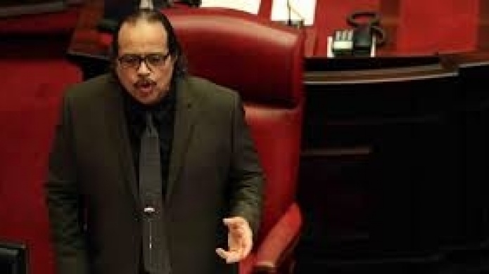 Senadores reclaman justicia para menores procesados como adultos