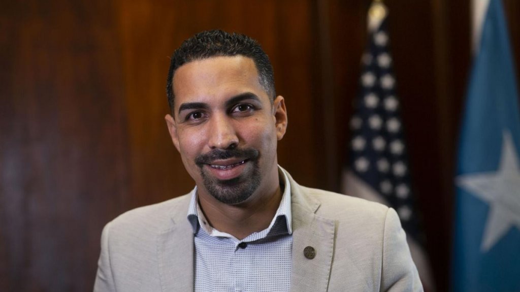  Preocupado senador Torres Berrios con el anuncio de inicio de clases presenciales 