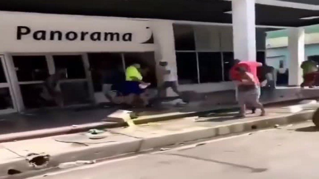 Video: Comienzan los &ldquo;Saqueos&rdquo; a tiendas en Cuba 