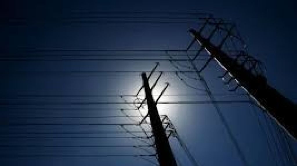  Manifestantes llegan hasta oficina AEE en Cayey 