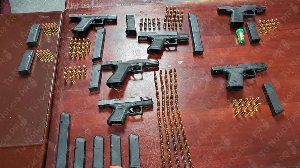  Arresto, armas y negocios cerrados durante intervenciones policiacas esta madrugada en San Juan 
