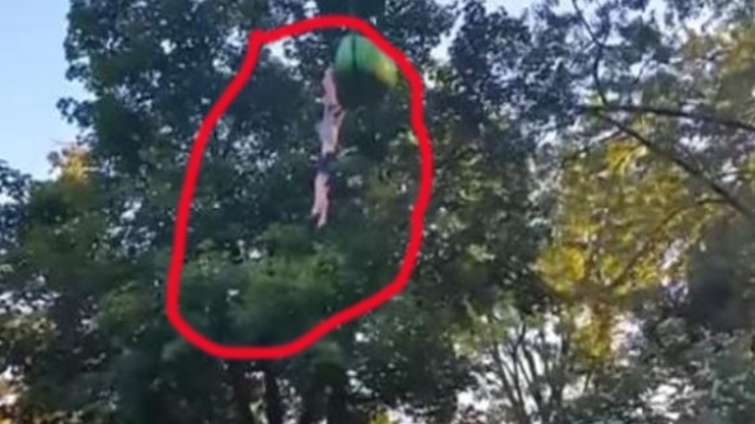 Video: jovencita de 14 aÃ±os queda colgando de una de las machinas de Six Flags de Nueva York