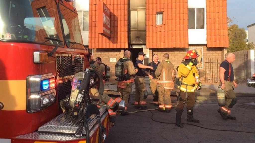  Incendio en Las Vegas deja al menos 5 muertos 