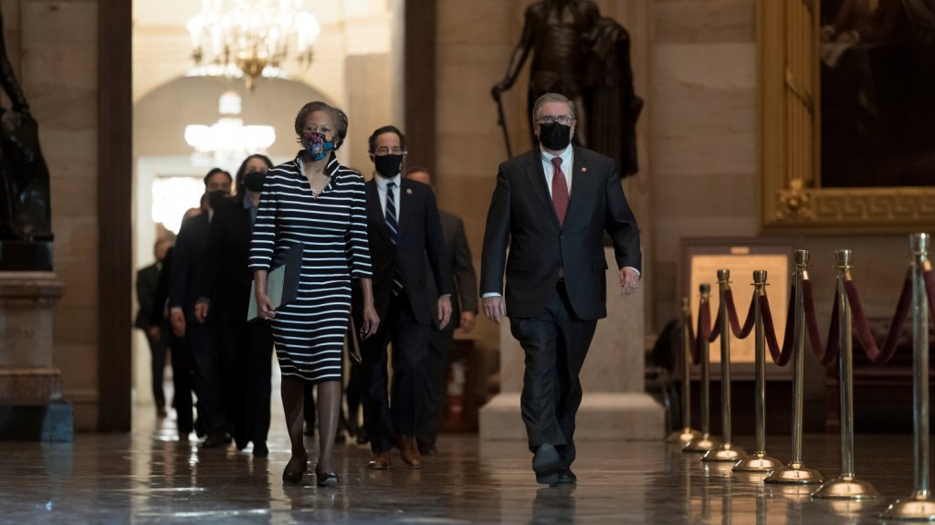  Los dem&oacute;cratas activan el segundo juicio pol&iacute;tico para inhabilitar a Trump 