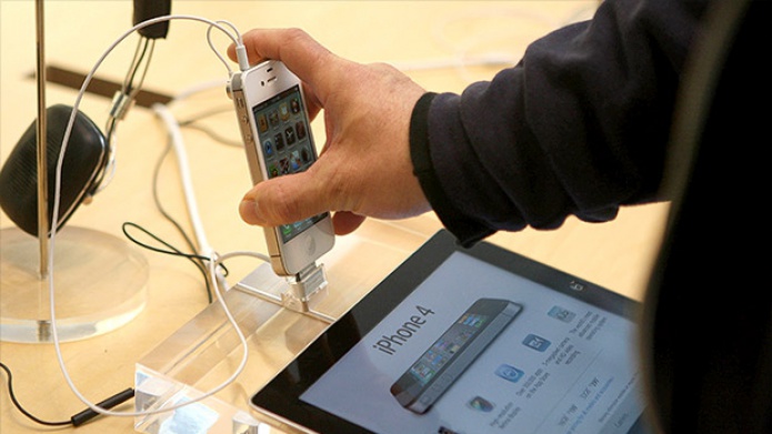 Apple retira cargadores de iPhone en 37 paÃ­ses por seguridad