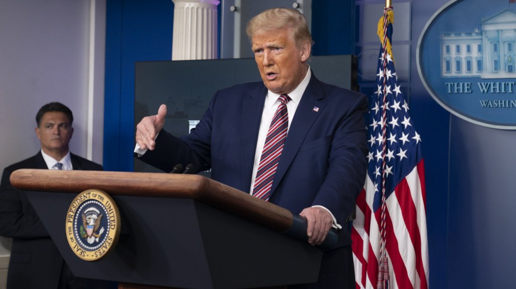  Trump dice que es &ldquo;est&uacute;pido&ldquo; hacer tantos tests de covid tras r&eacute;cord de casos 