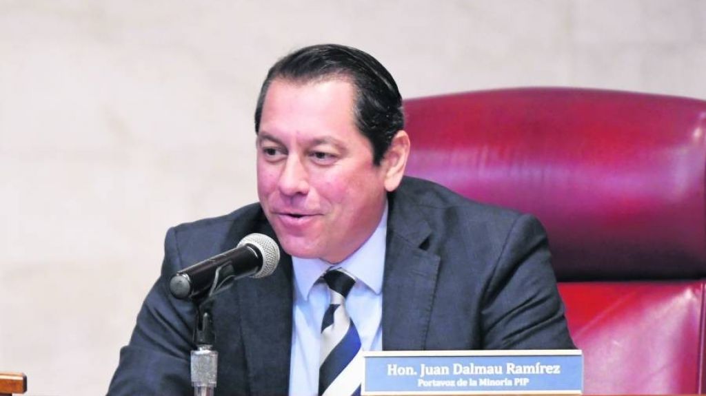  Dalmau insiste en propuesta para cambios urgentes a la Constituci&oacute;n 