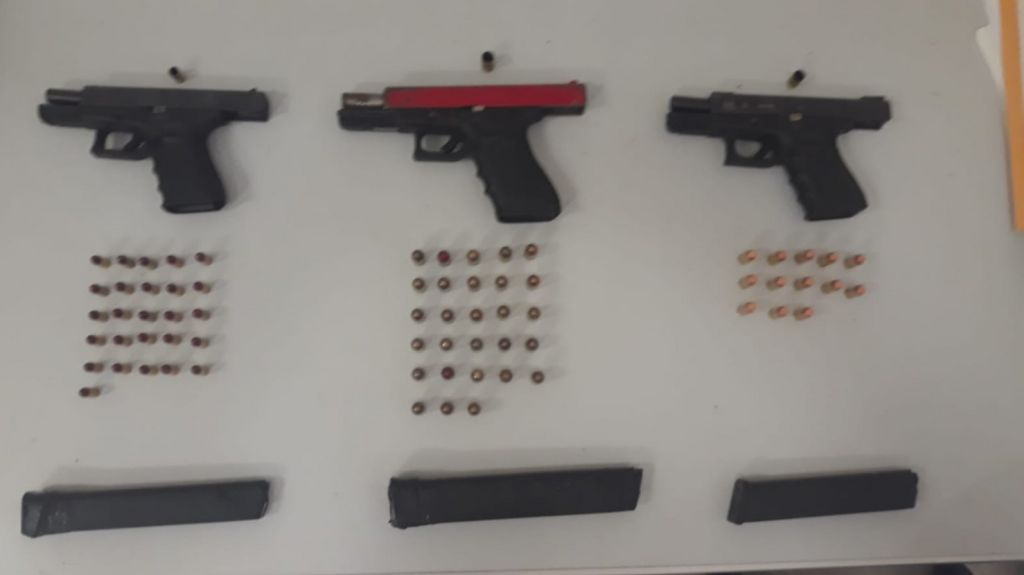  Video: Tiroteados en Caguas estaban armados con armas autom&aacute;ticas 
