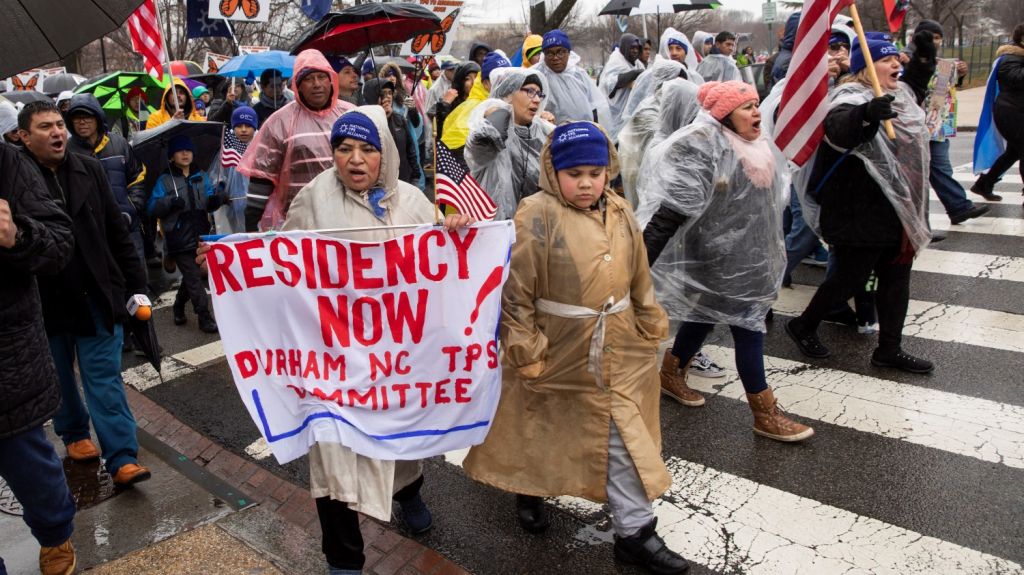  Marchan en Denver "por la libertad" y contra deportaci&oacute;n de madre salvadore&ntilde;a 