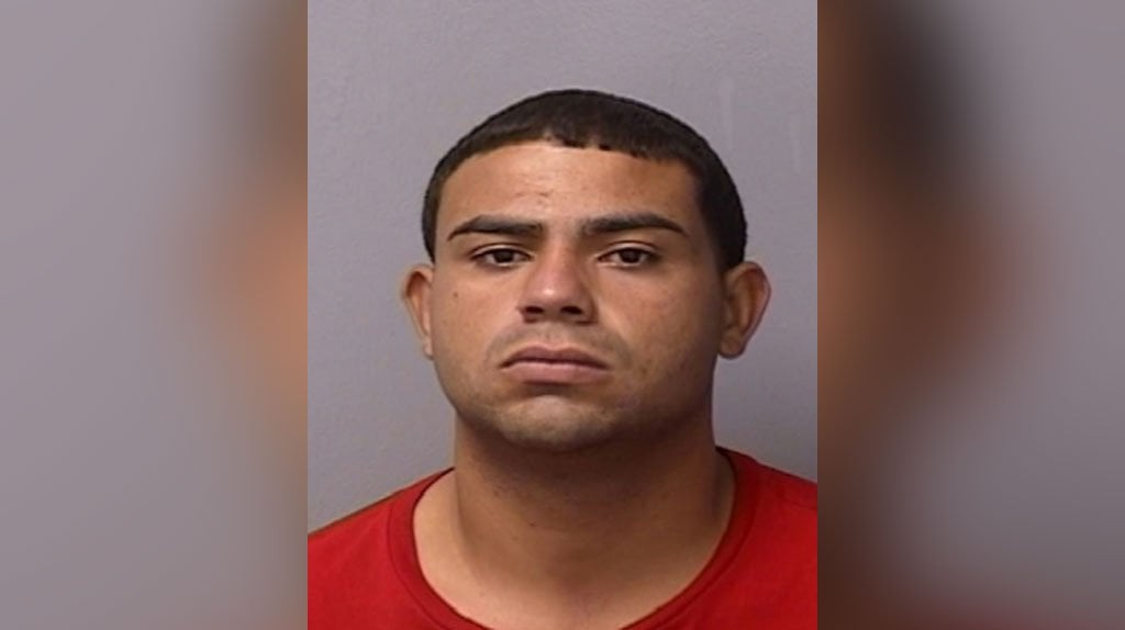  Hombre acusado de agredir y robar a su madre en Barranquitas 