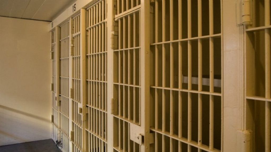  Encuentran confinado muerto en c&aacute;rcel de Bayam&oacute;n 