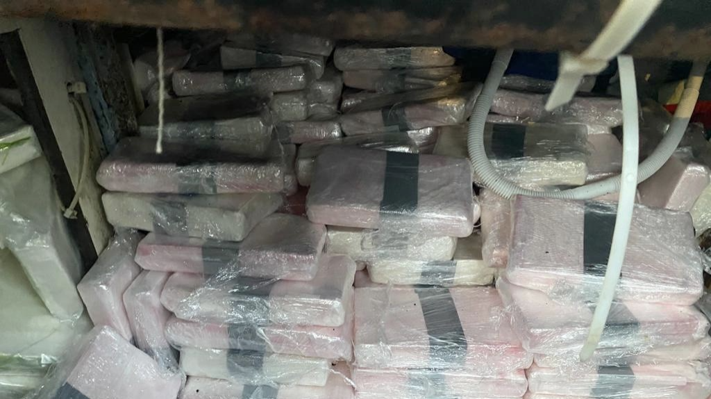  Arrestan a tres en Fajardo tras incautarle m&aacute;s de $11 millones en coca&iacute;na de su embarcaci&oacute;n 