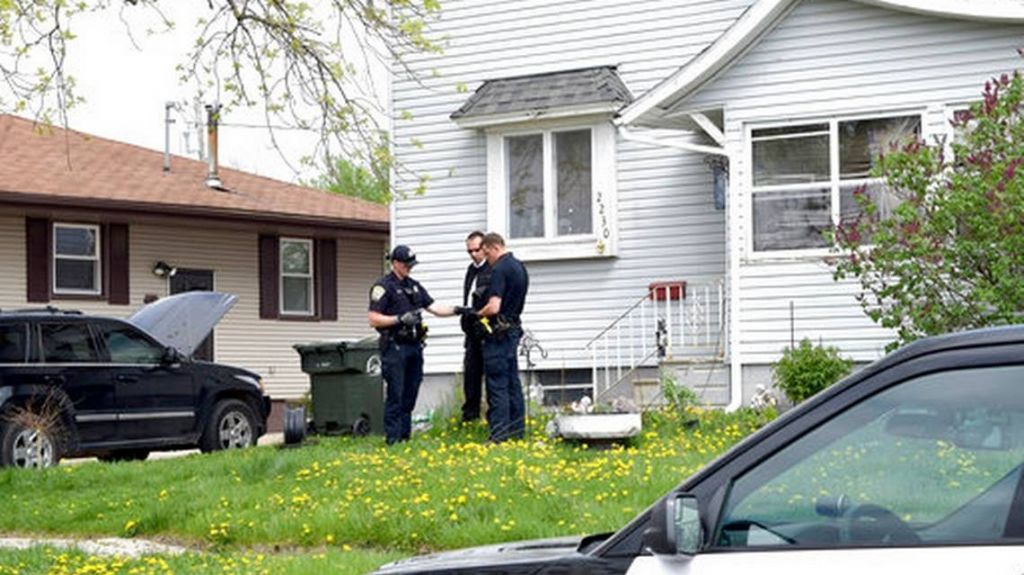  Hombre dice que su perro le dispar&oacute; mientras jugaban 