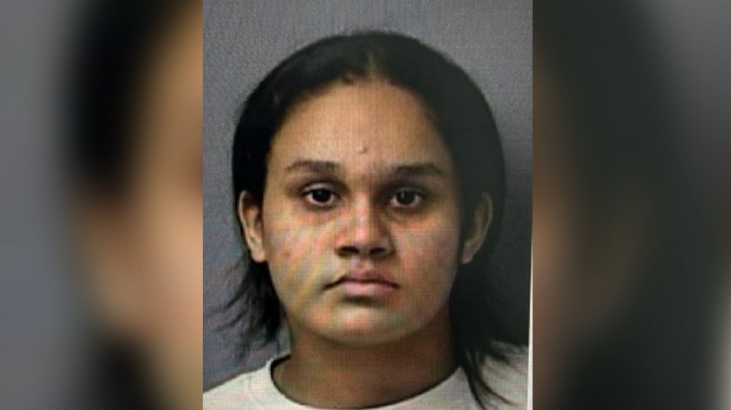  Mujer enfrenta cargos tras expresar su amor a “cantazo limpio“ en el Día de los Enamorados 