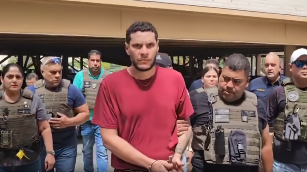  Video: Capturan a l&iacute;der de ganga dedicada a &ldquo;carjackings&rdquo; 