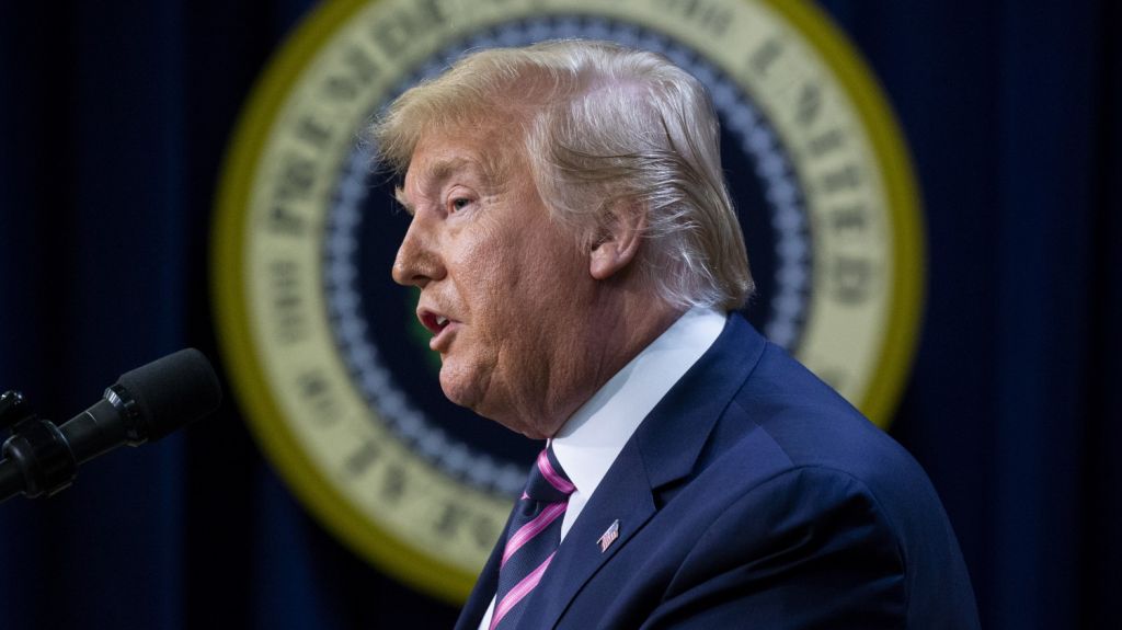  Trump llama al primer ministro iraqu&iacute; para que proteja la Embajada de EE.UU. 