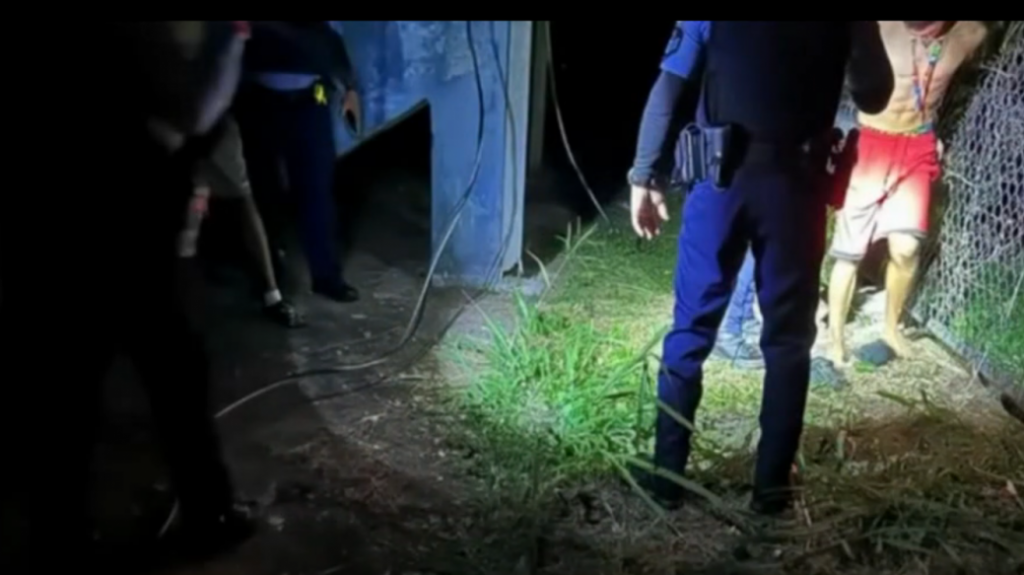  Video: Dos &ldquo;Chamaquitos&rdquo; arrestados, quedaron grabados escalando escuela en San Juan 