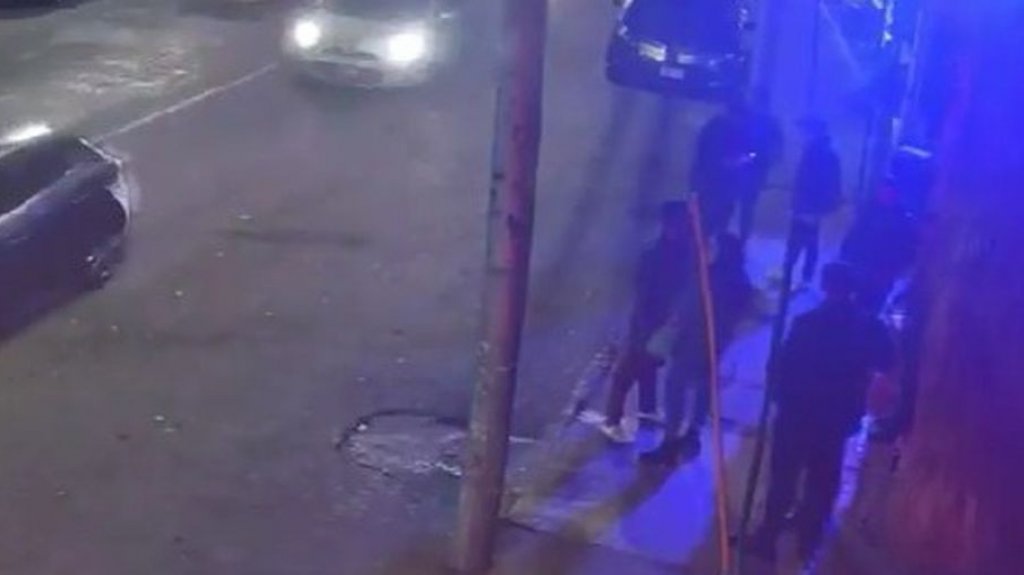  En video momento que Sicarios rocían a tiros una “barra de jangueo” en México anoche 