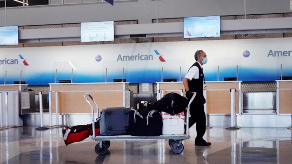  American Airlines cancela cientos de vuelos durante varios d&iacute;as 