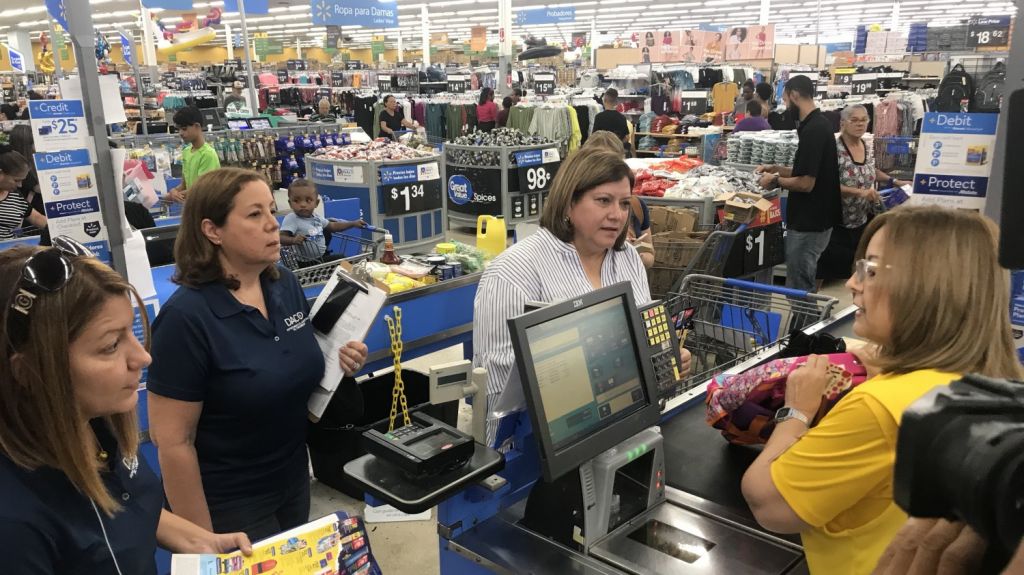 Inspectores de DACO visitan comercios desde temprano en toda la Isla 
