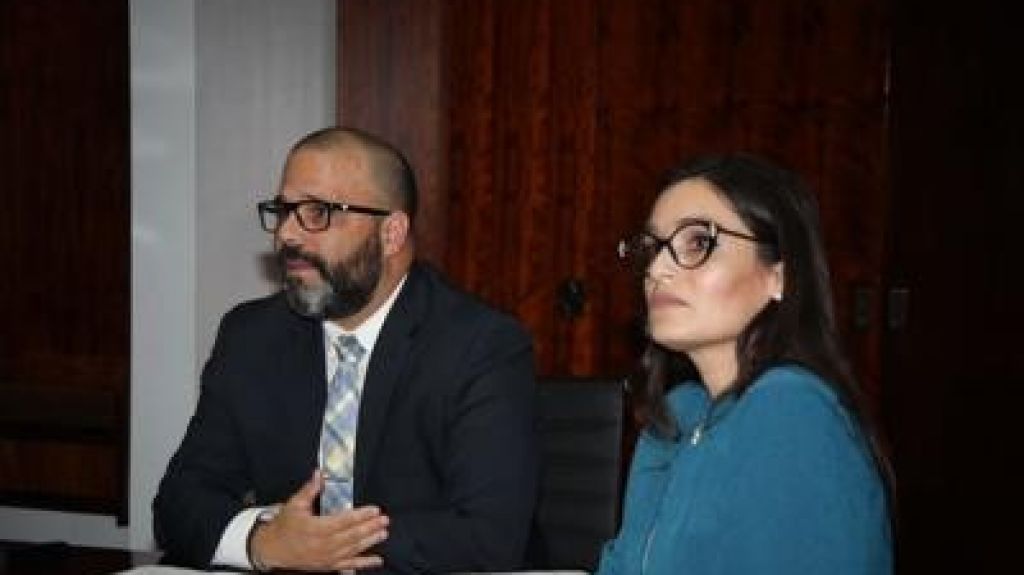  Renuncia directora Oficina de Gerencia y Permisos 