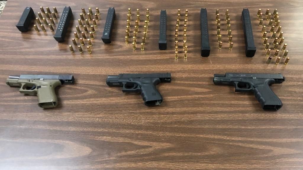  Encuentran armas y municiones en residencial de Ponce 