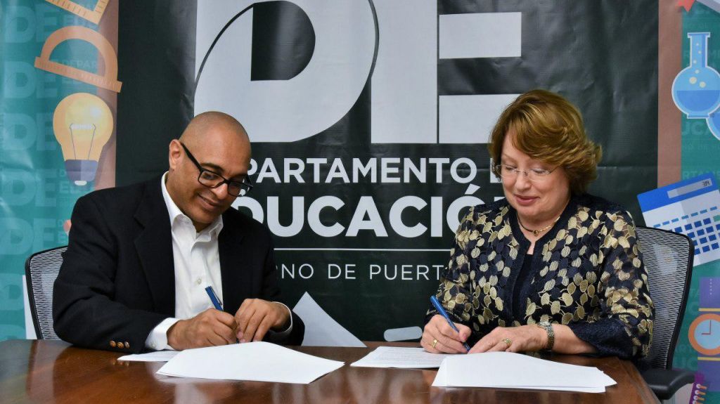  Maestros y estudiantes vocacionales se beneficiar&aacute;n de internados y capacitaciones tras acuerdo entre DE y NUC 