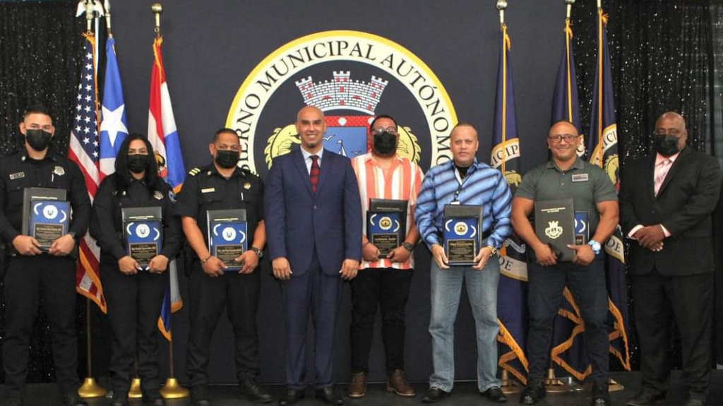  Fajardo reconoce Policias Municipales 