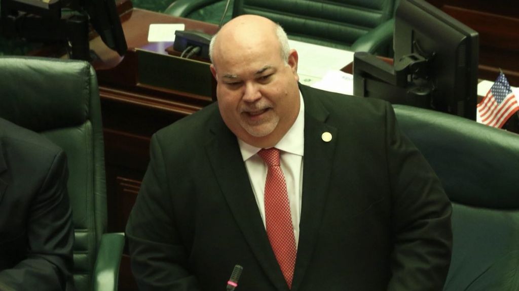  Presidente cameral deja claro no legislará recortes a pensiones ni despidos 