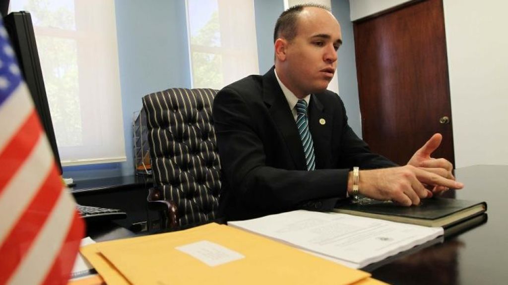  Asignan FEI al Exadministrador de ADSEF 