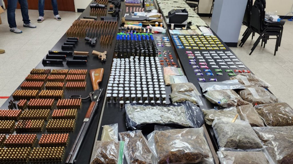  Ocupan 15 libras de marihuana, kilos de coca&iacute;na y hero&iacute;na durante operativo en residencial de Trujillo Alto 