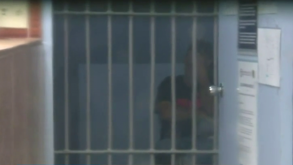  Video: Hombre llega a cuartel y admite asesinato de mujer en Sabana Grande 