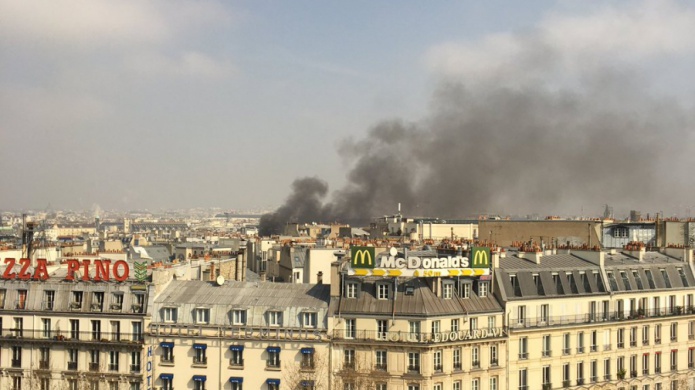 Una fuerte explosiÃ³n sacude el centro de ParÃ­s (Fotos y Videos)