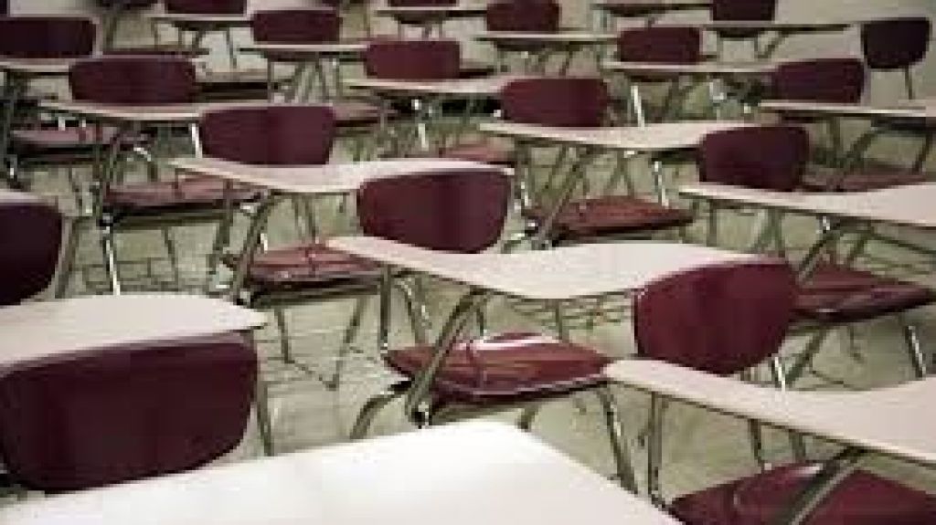  Cierre de escuela provoca manifestaci&oacute;n en Naguabo 